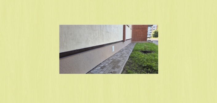 Cokols_un_apmale_3posms